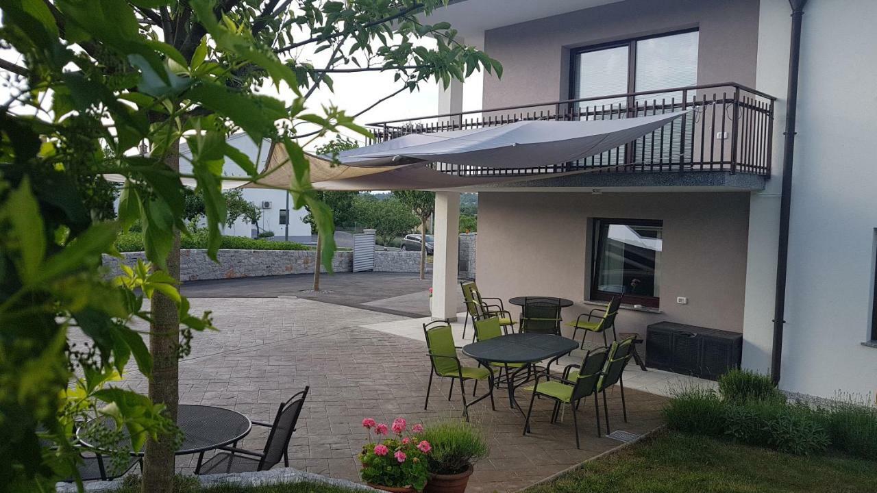 Guesthouse Pri Mihelovih Сезана Экстерьер фото